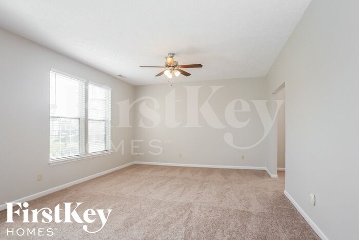 Building Photo - 2547 Greythorne Dr