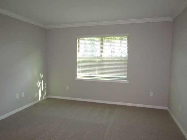 Building Photo - 148 Soliera St