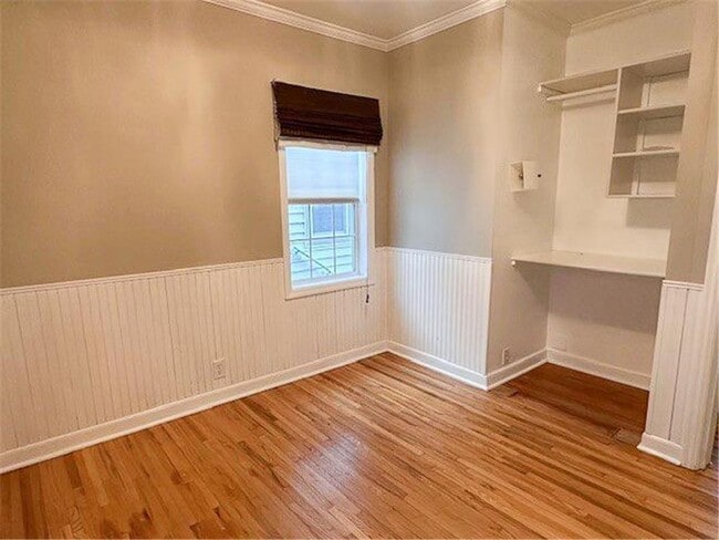 Building Photo - 2836 Dakota Ave S