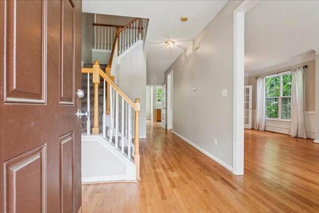 Building Photo - Spacious home in Fernbrook community and J...