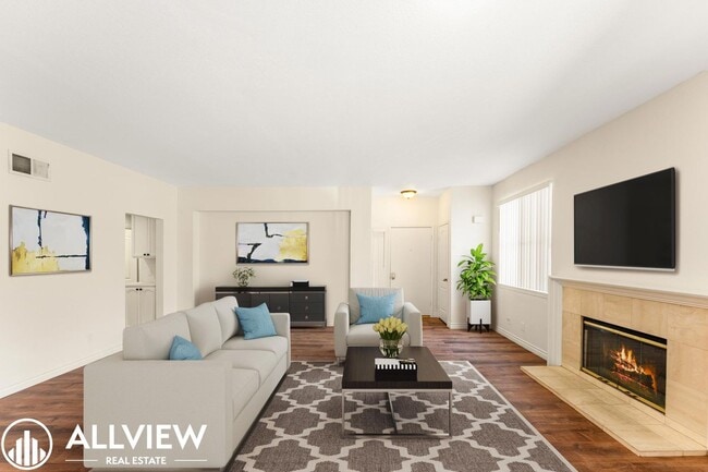 Primary Photo - Beautiful Ground Level 2 Bedroom, 2 Bathro...