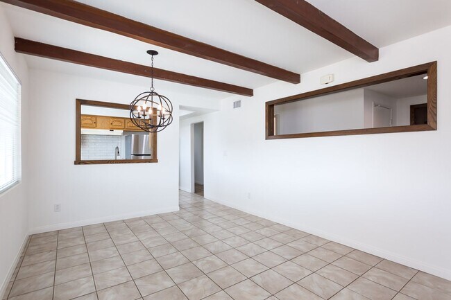 Building Photo - La Mesa Charmer with Mount Helix Views!
