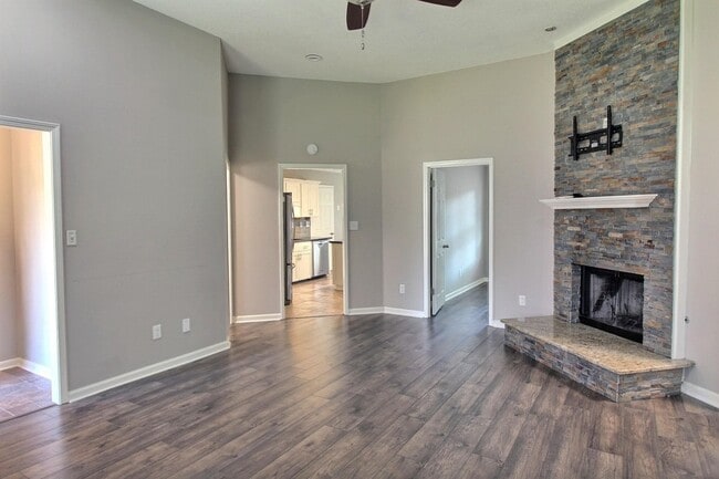 Building Photo - 244 Saybrook Cove