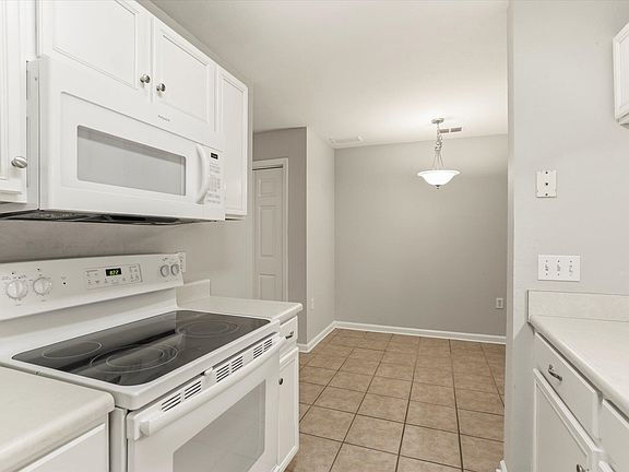 Building Photo - 3-bedroom 3-bathroom condo off Tharpe, great location, newly updated!
