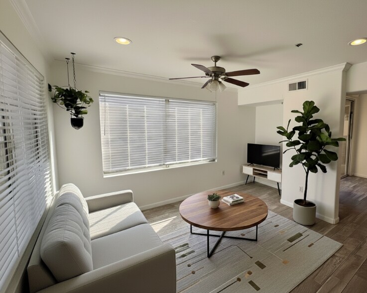 Building Photo - 2134 E Broadway Rd