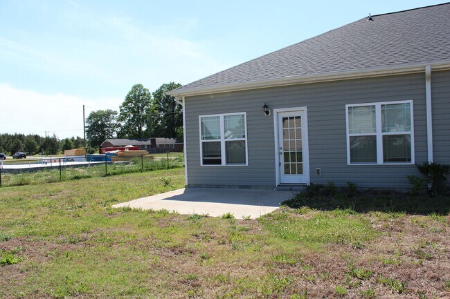 Building Photo - 134 Princess Dr