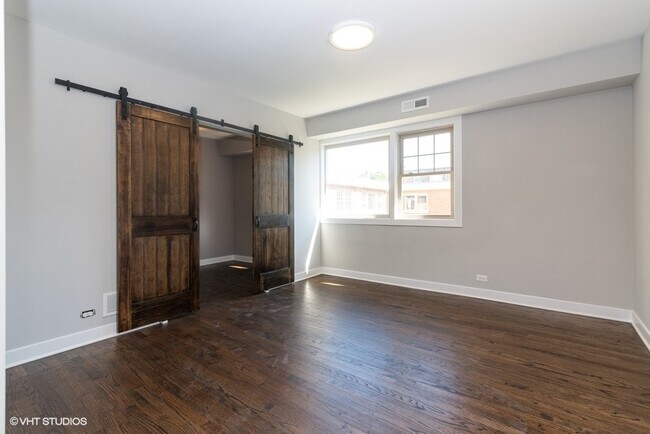 Building Photo - 6515 N Seeley Ave