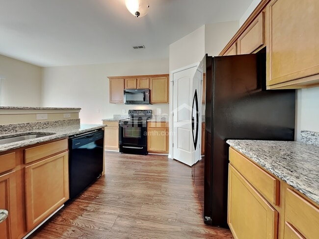 Building Photo - 105 Habersham Ct