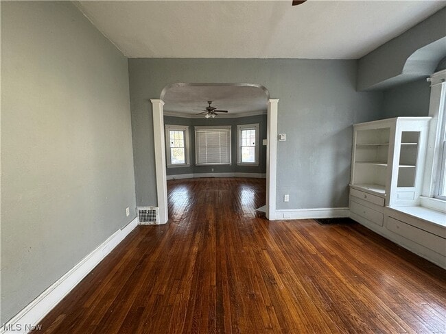 Building Photo - 12406 Tuscora Ave