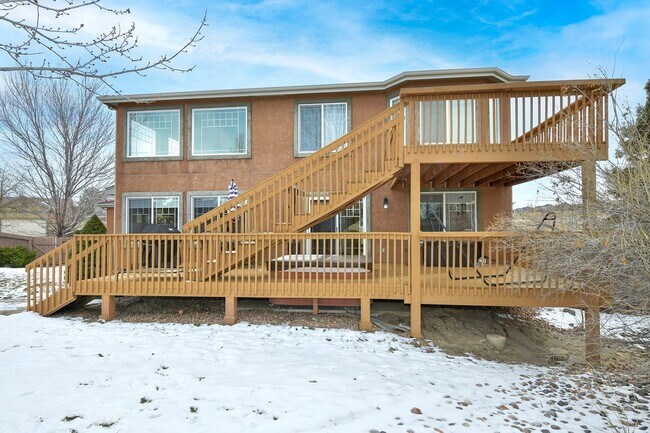 Building Photo - Spacious 2-Story with Mountain Views School District-20