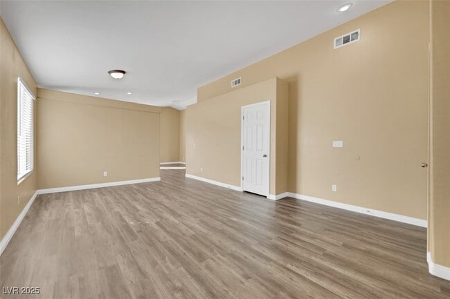 Building Photo - 2329 Avery Dr