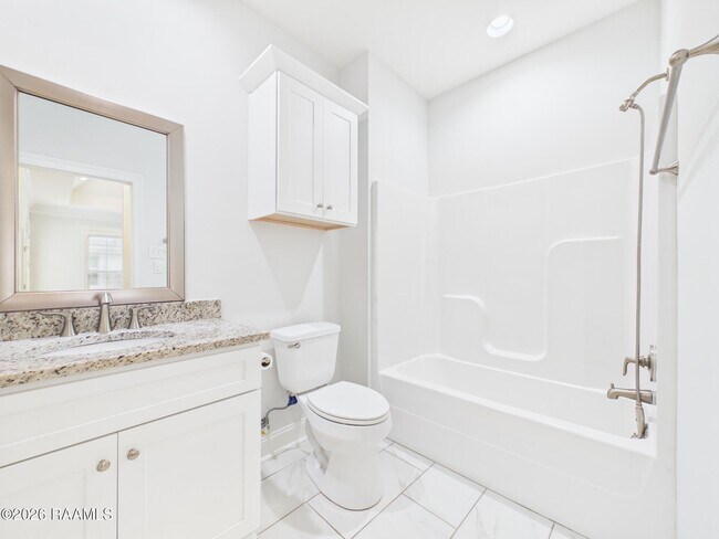 Building Photo - 212 Twin Meadow Ln