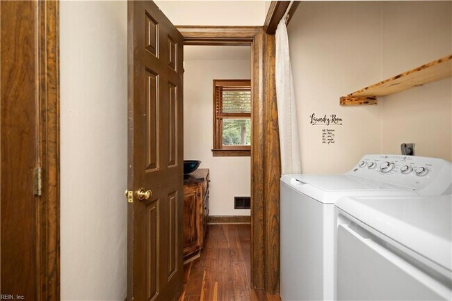 Building Photo - 4125 Duke of Gloucester Dr