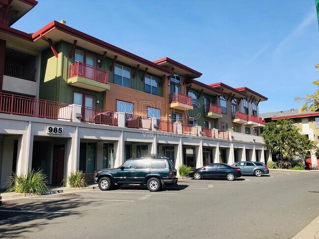 Building Photo - 965 Doubles Dr