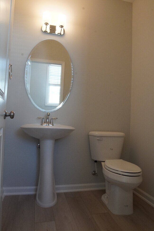 Building Photo - 2709 Hunter Woods Dr