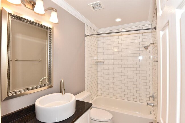 Building Photo - 14605 Ballyclarc Dr