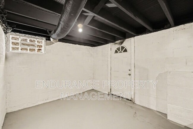 Building Photo - 789 Matthews Dr