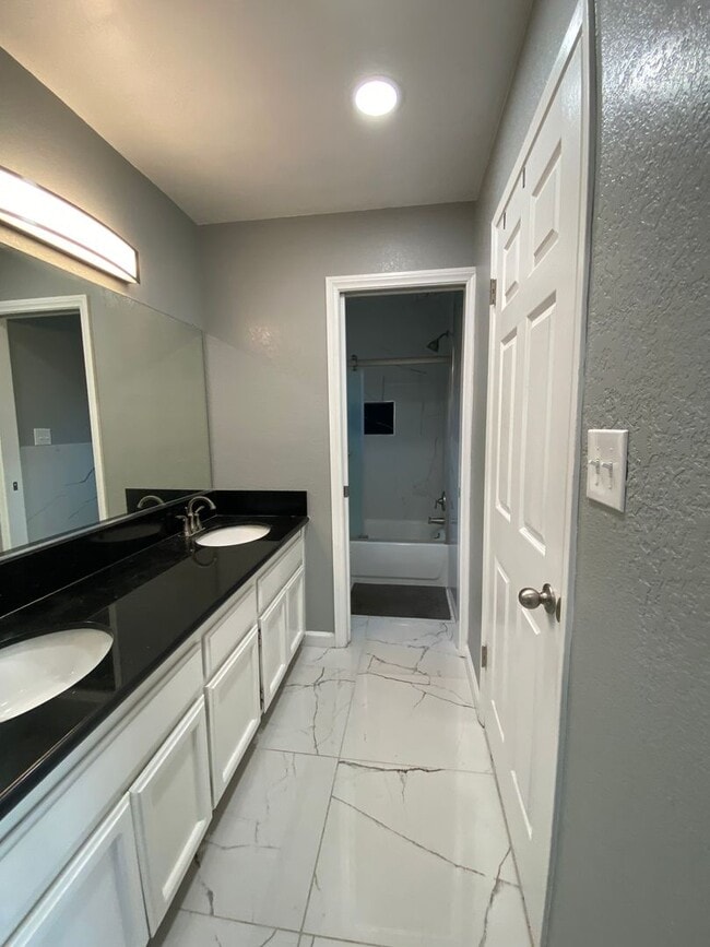 Building Photo - Newley Remodeled 3 BD 2 BA house on corner...