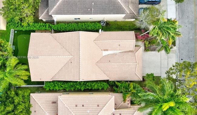 Building Photo - 1121 Golden Cane Dr