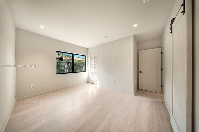 Building Photo - 2625 SW 32nd Ct