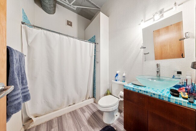 Building Photo - FULLY FURNISHED INDUSTRIAL LOFT SYTLE HOME