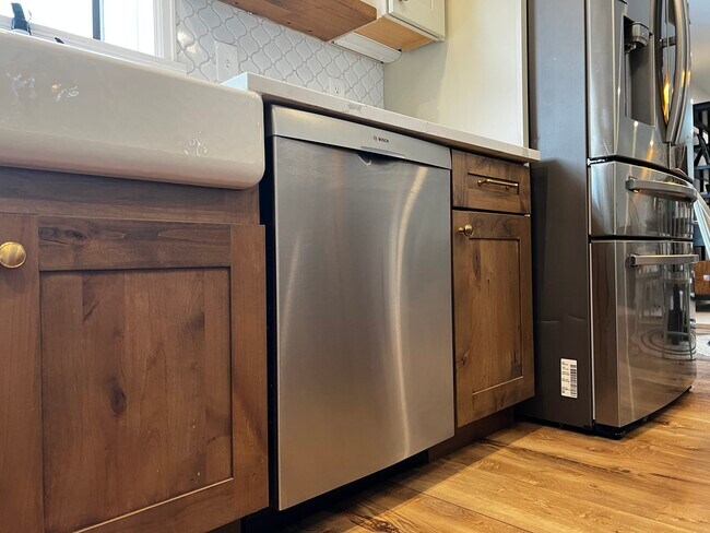 Building Photo - 4215 Cromwell Ct