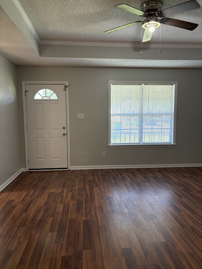 Building Photo - 3005 Schroer Dr