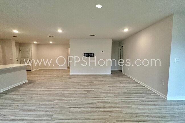 Building Photo - 2640 Saltgrass Wy