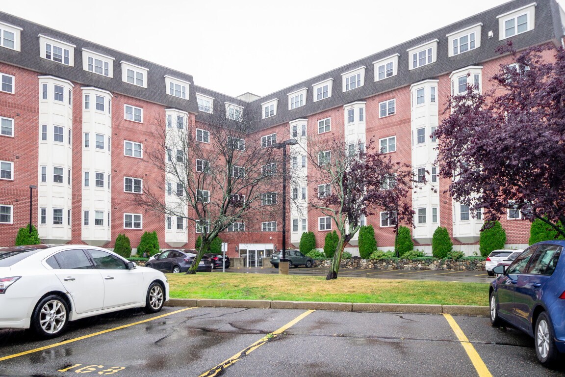 Building Photo - 120 Wyllis Ave