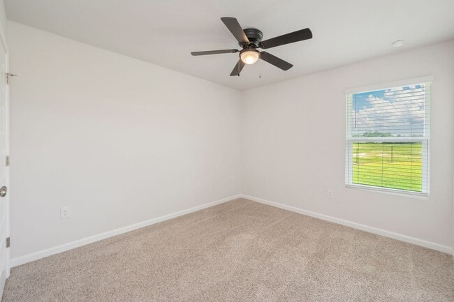Building Photo - AVAILABLE NOW | BEAUTIFUL 5 BEDROOM, 3 BATH HOME IN MILTON WITH LARGE BACK YARD