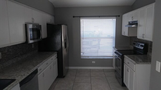 Building Photo - Single Family 3 bedroom, 2 bathroom home in Kissimmee