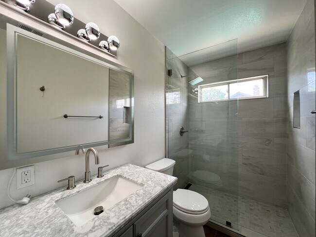 Building Photo - Beautifully Remodeled St. Helena Townhome with Pool Access & 2-Car Garage