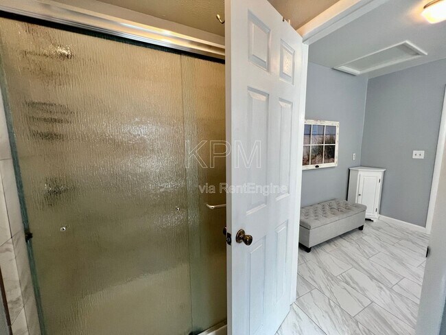 Building Photo - 2016 Canal Dr