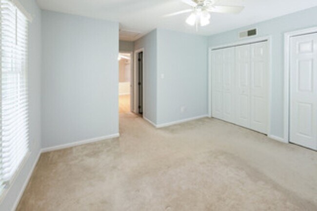 Building Photo - Condo for rent
