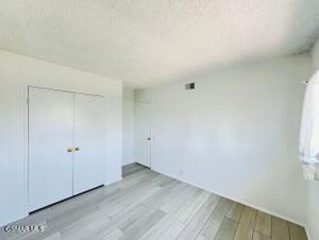Building Photo - Don't miss this beautifully maintained 5-b...
