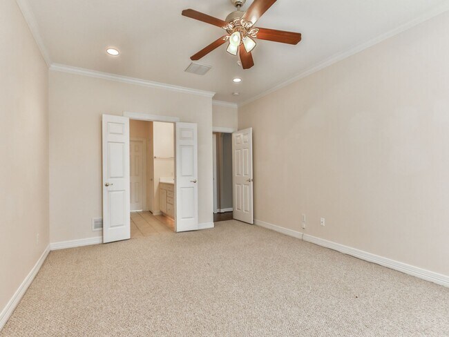 Building Photo - FORE Bedrooms in Del Lago!