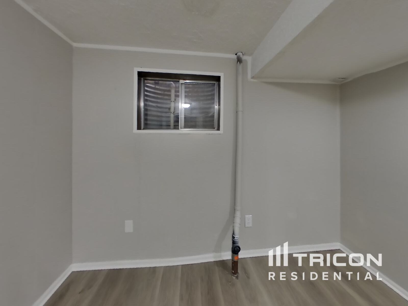 Building Photo - 1070 Nolte Dr W