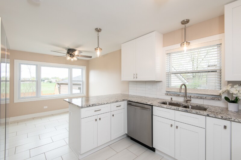 Building Photo - 8729 W 73rd Pl