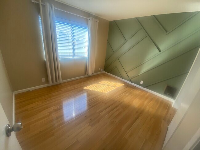 Building Photo - 666 Oakland Ave