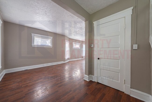 Building Photo - 3643 W 39th St