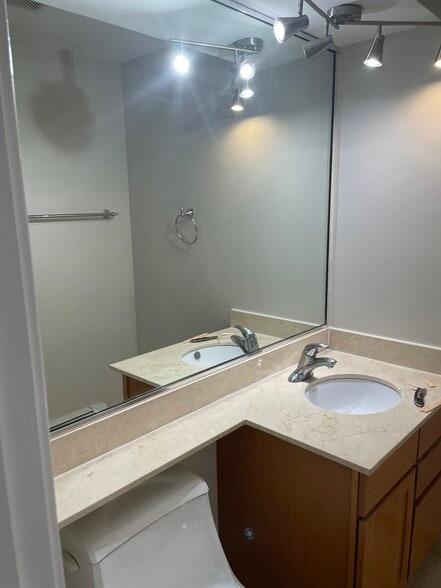 Bathroom - 8708 W Berwyn Ave