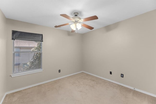 Building Photo - 12407 Salama Falls