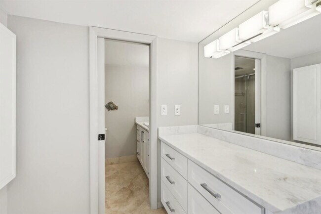 Building Photo - 750 N Ocean Blvd