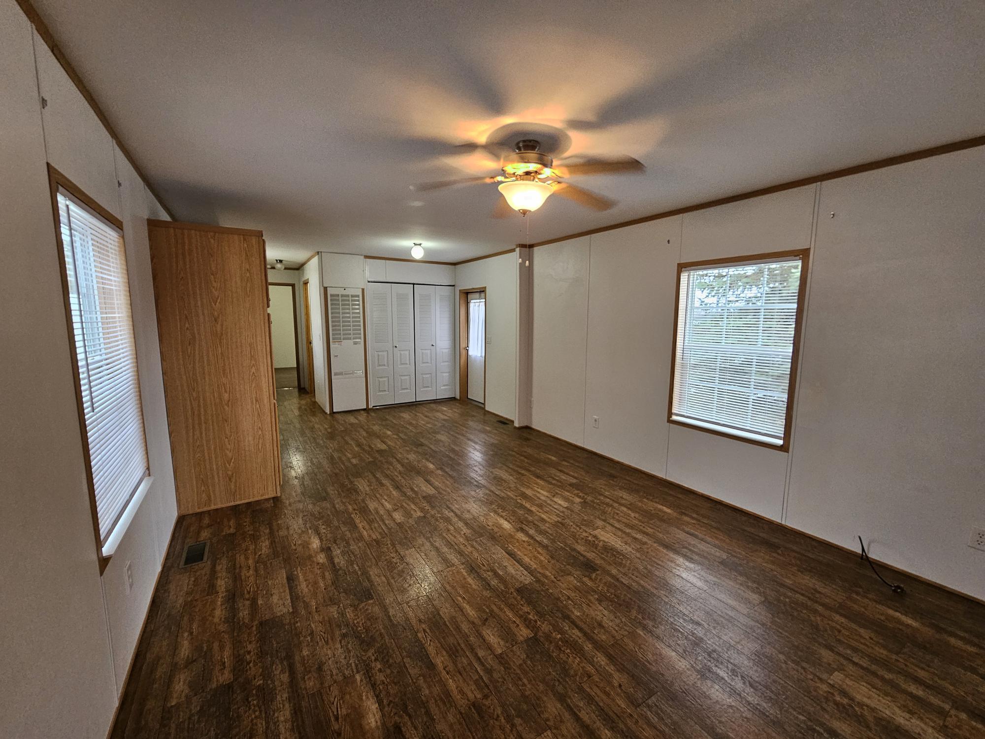 Building Photo - 4 Parkview Dr