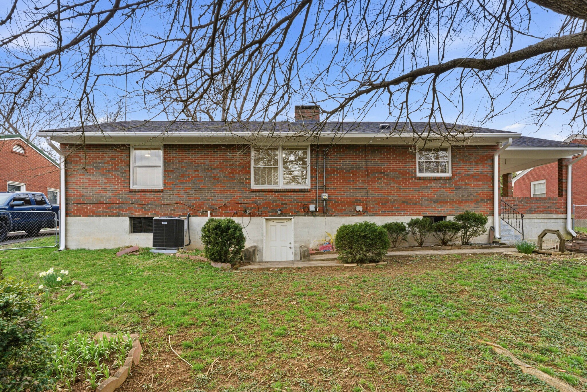 Building Photo - 925 Ashland Ave