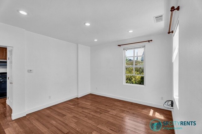 Building Photo - Bernal/St Mary's: Rare Remodeled Cottage w/ Washer/Dryer, Patio & Storage