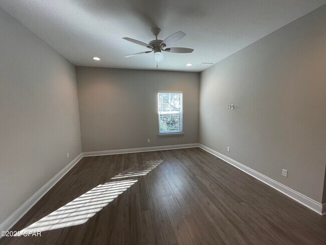 Building Photo - 22940 Ann Miller Rd