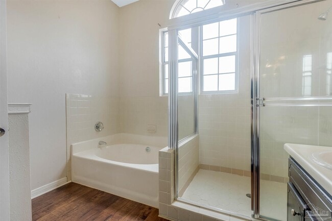 Building Photo - 2060 Cambridge Cir