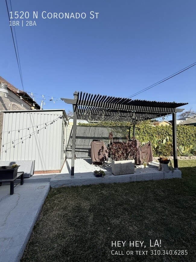 Building Photo - 1520 N Coronado St