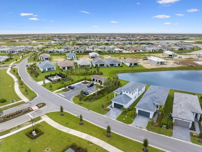 Building Photo - 12442 SW Lunata Way
